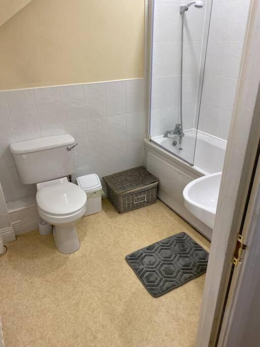 2 Bed Cosy Apartment In Heart Of Mullingar. Екстер'єр фото